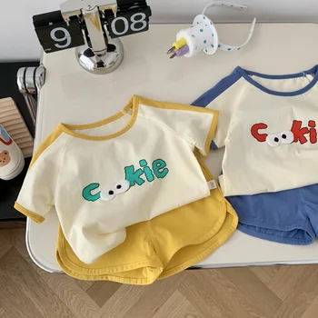 Летний комплект детской одежды контрастного цвета с мультяшными буквами, футболка и шорты, комплект из 2 предметов для мальчиков и девочек