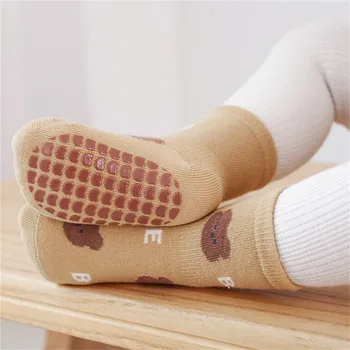 Детские противоскользящие носки для дома, мультяшные мягкие дышащие хлопчатобумажные носки-лодочки для малышей, обувь для пола, носки для батута для мальчиков и девочек