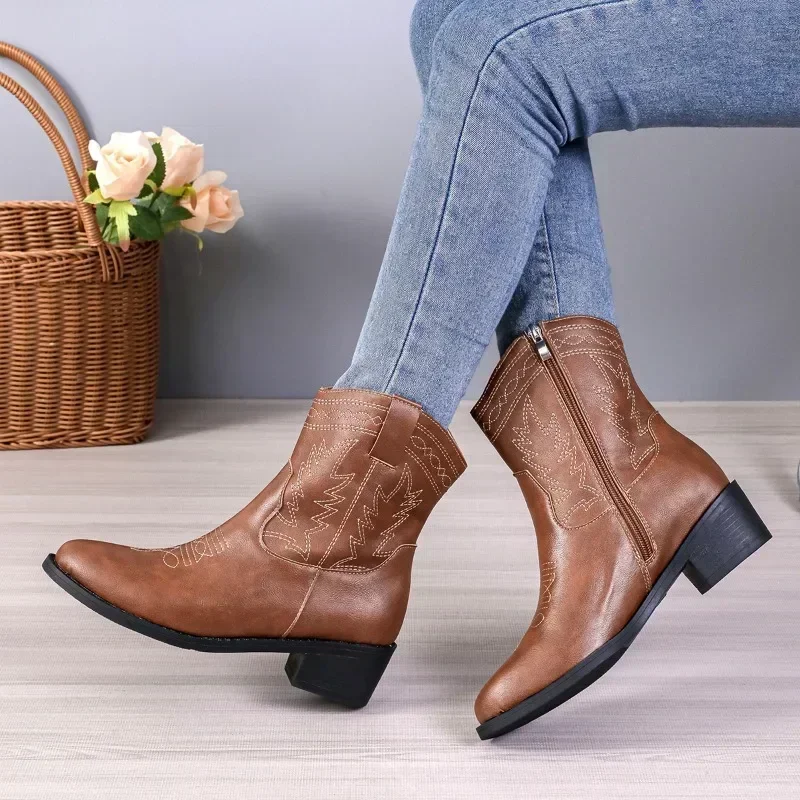 Женская зимняя классическая обувь 2023 года, женские ботильоны на молнии сбоку, женская обувь на квадратном каблуке с вышивкой, женские ботинки с вышивкой Изображение 2
