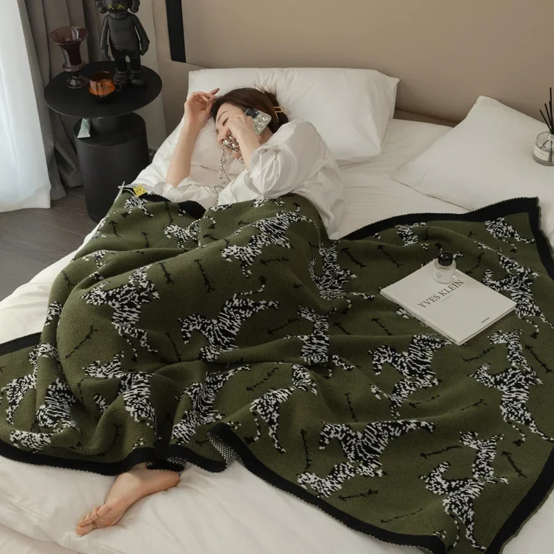 Новейшее вязаное одеяло в стиле Ретро, зеленое одеяло с зеброй, Скандинавские Декоративные одеяла для вязания, покрывало для кровати, покрывало для дивана, плотные пледы Изображение 3