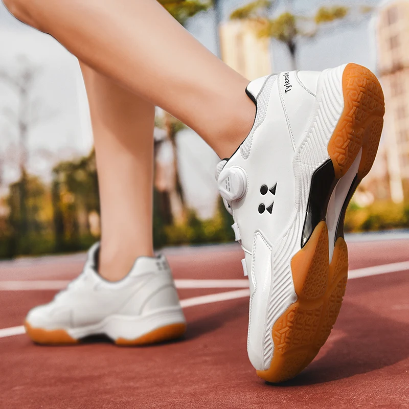 Новые профессиональные кроссовки для бадминтона, большие теннисные туфли 35-46, нескользящие, легкие кроссовки для бадминтона, мужская спортивная обувь для волейбола. Изображение 2