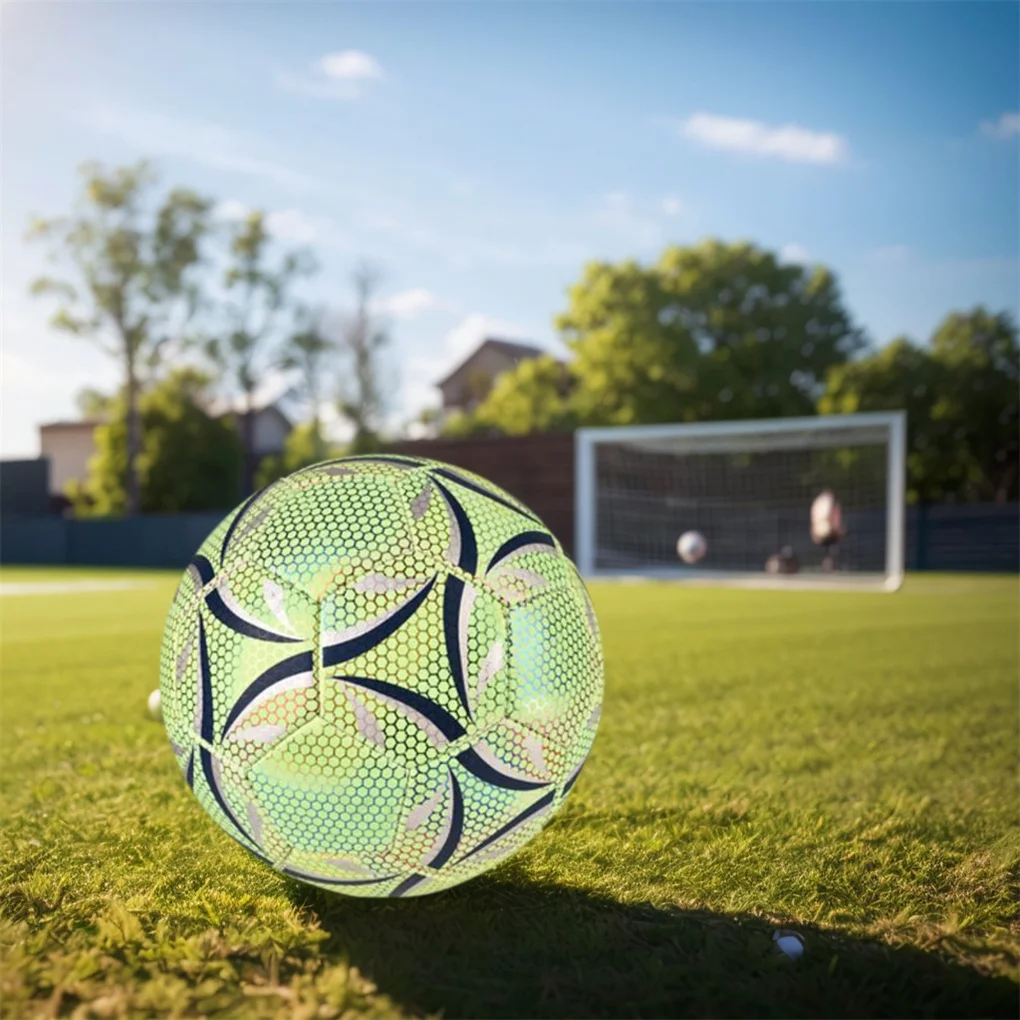 Светящийся футбольный мяч из искусственной кожи с модным рисунком для ночных тренировок Стандартный размер для футбольных тренировок Изображение 2