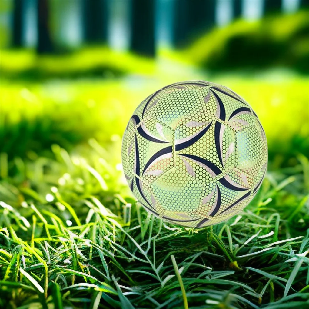 Светящийся футбольный мяч из искусственной кожи с модным рисунком для ночных тренировок Стандартный размер для футбольных тренировок Изображение 3